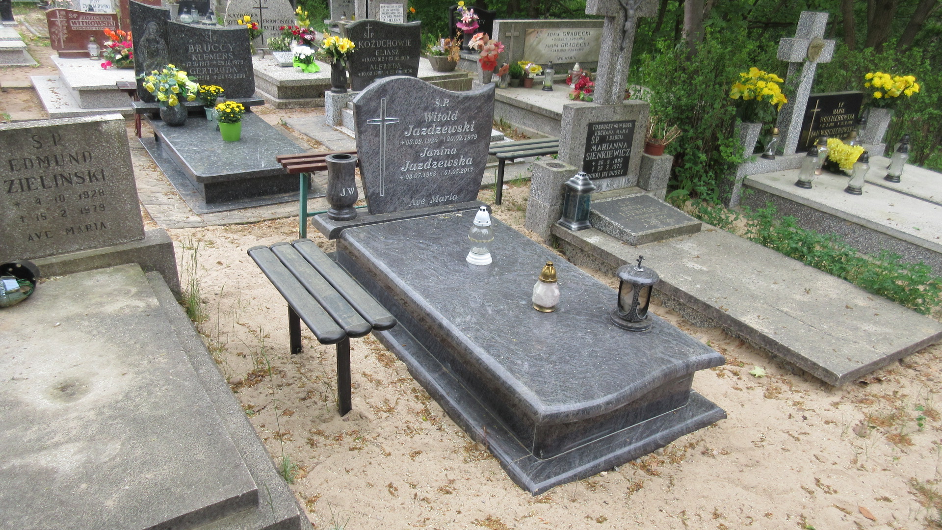 Grób JANINA JAŻDŻEWSKA