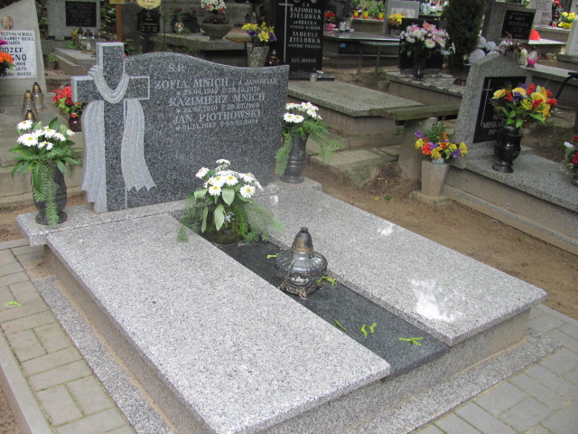 Kazimierz MNICH 1910 Gdynia - Grobonet - Wyszukiwarka osób pochowanych