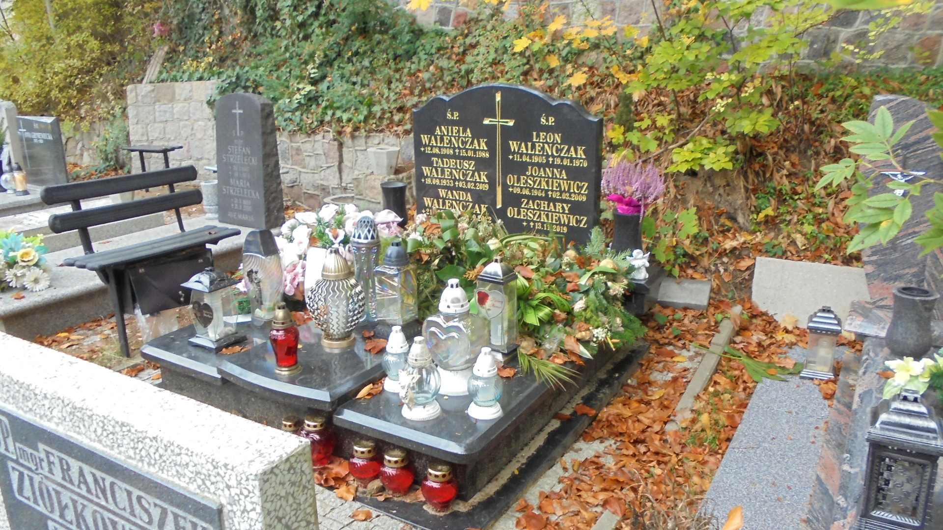 Grób TADEUSZ WALENCZAK