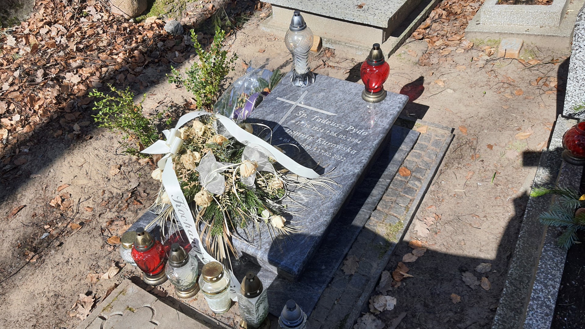Grób DANUTA KUROWSKA