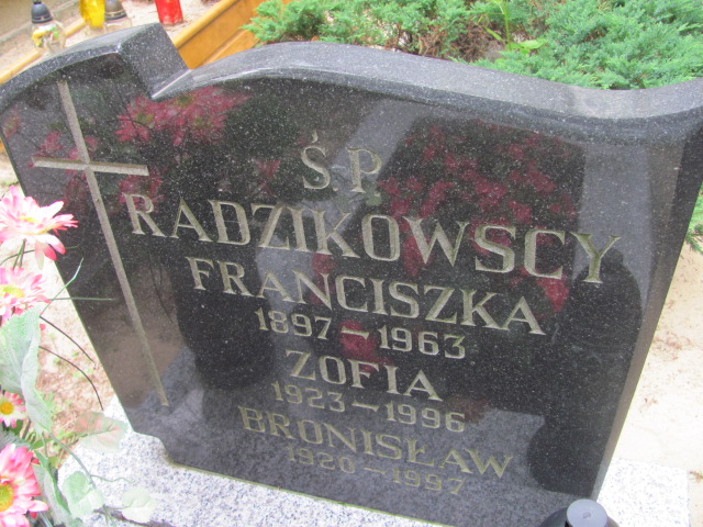 Zofia RADZIKOWSKA 1923 Gdynia - Grobonet - Wyszukiwarka osób pochowanych
