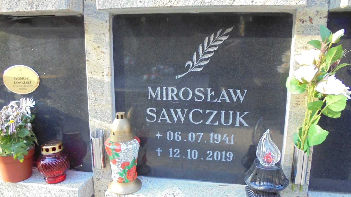 Zdjęcie grobu MIROSŁAW SAWCZUK