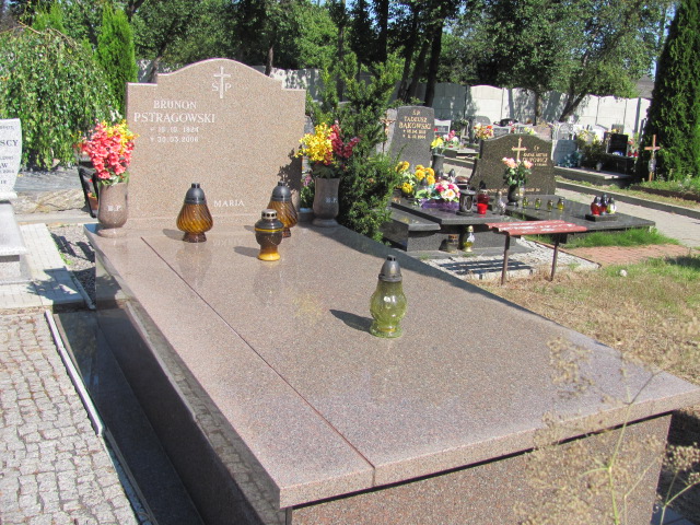 Grób JANINA PSTRĄGOWSKA