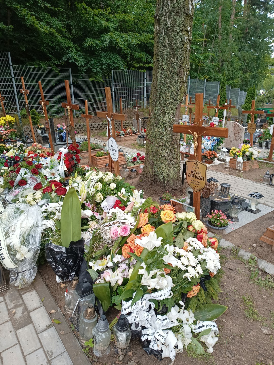 Grób HALINA ZAWADZKA