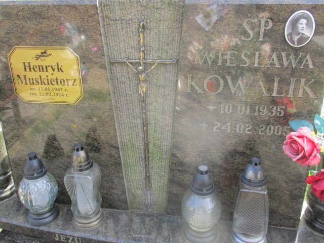   Gdynia - Grobonet - Wyszukiwarka osób pochowanych