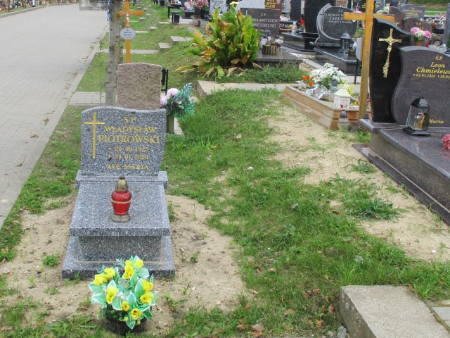 Grób WŁADYSŁAW PIOTROWSKI