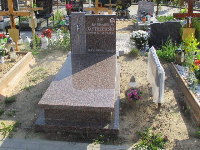 Grób BERNARD JASTRZĘBSKI