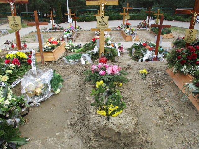 Grób MIROSŁAW WINIARSKI